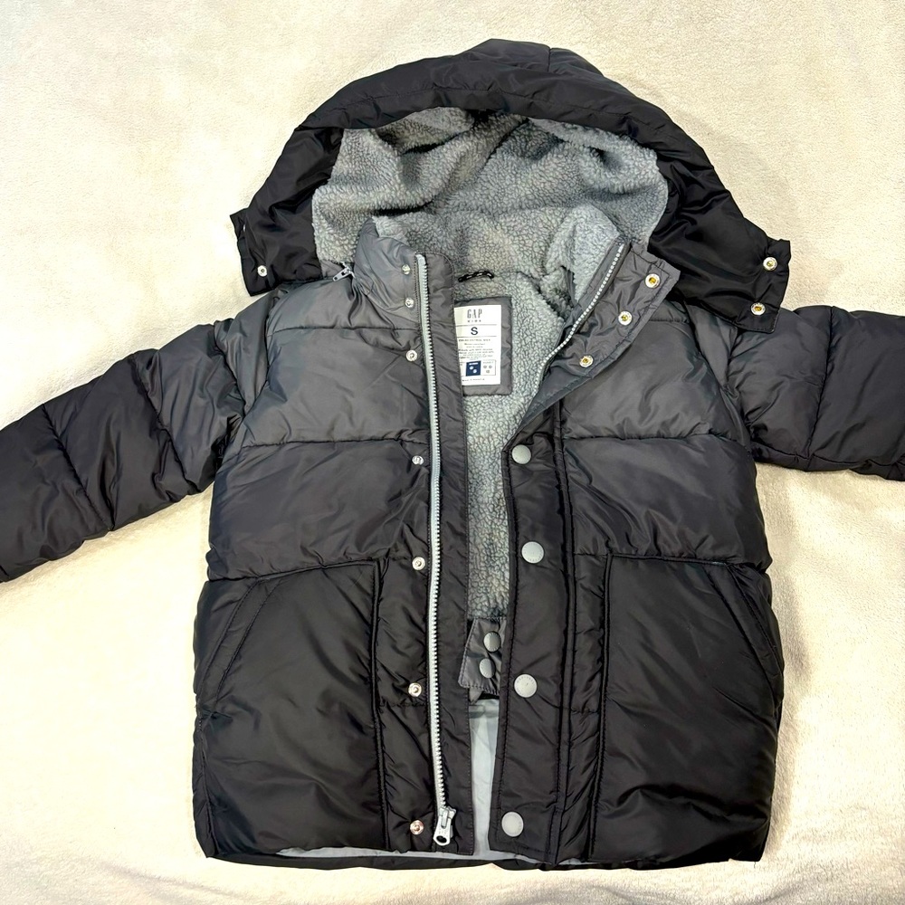 GAP KIDS puffer coat